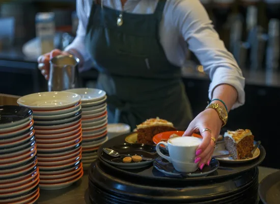 Garçom / Garçonete